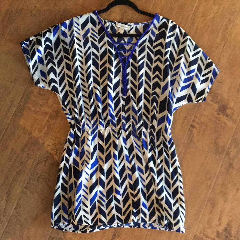 LIGHTWEIGHT DRESS WITH BEAD DETAIL